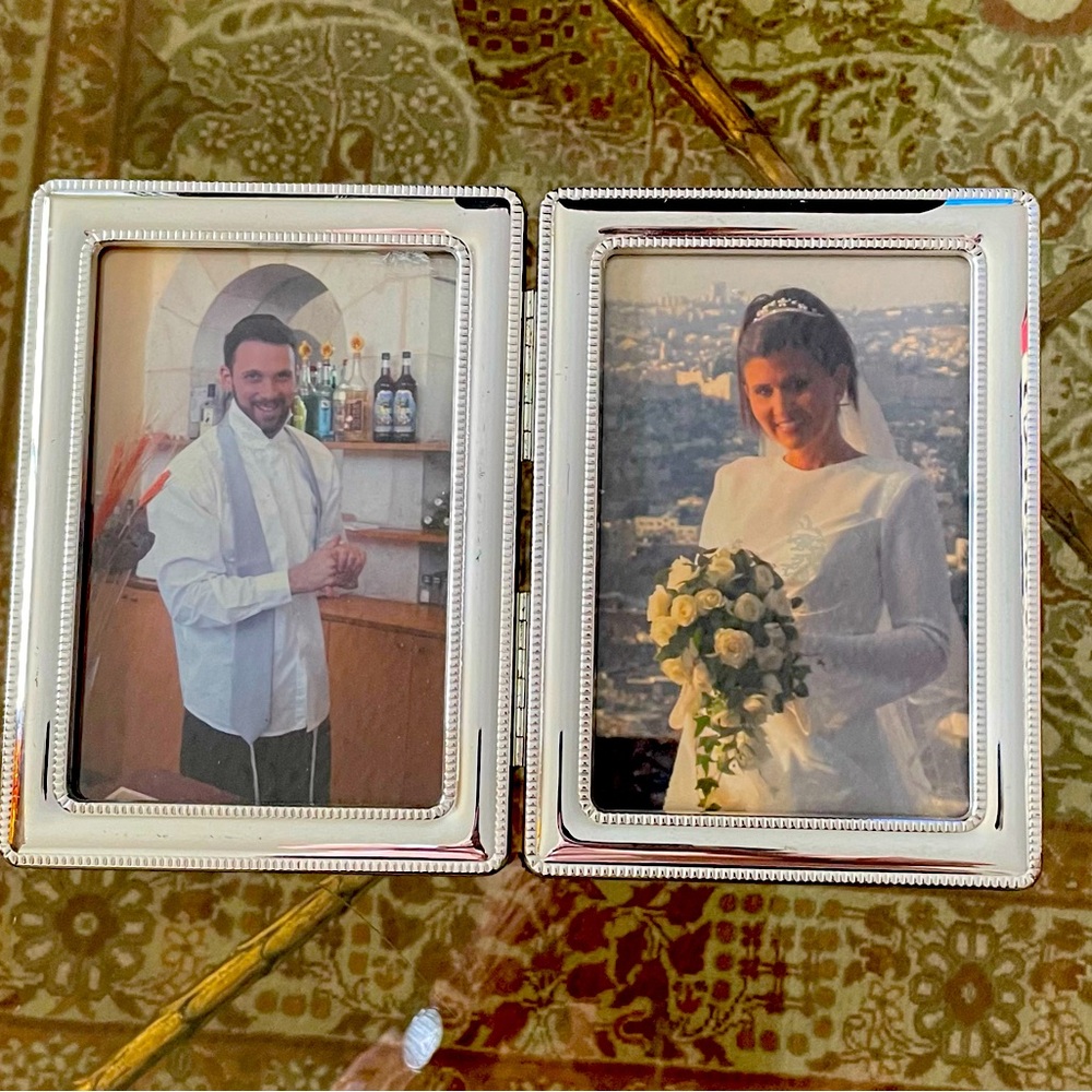 Double silver plate foldable frame-reduced